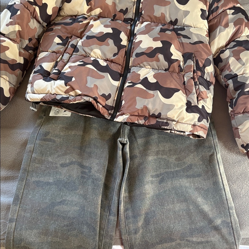 Refrain Camouflage Wide-Leg Jeans - Picture 7 of 9